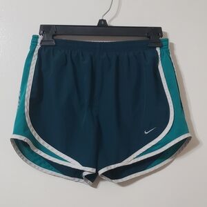 Nike Dri fit Shorts Green Size S